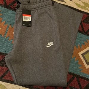 Men’s Nike sweat pants. NWT Sz Lg